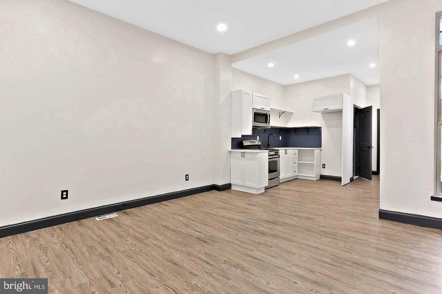 1732 McCulloh Street Baltimore, MD 21217 - Photo 7 of 30 a view of kitchen with microwave and refrigerator