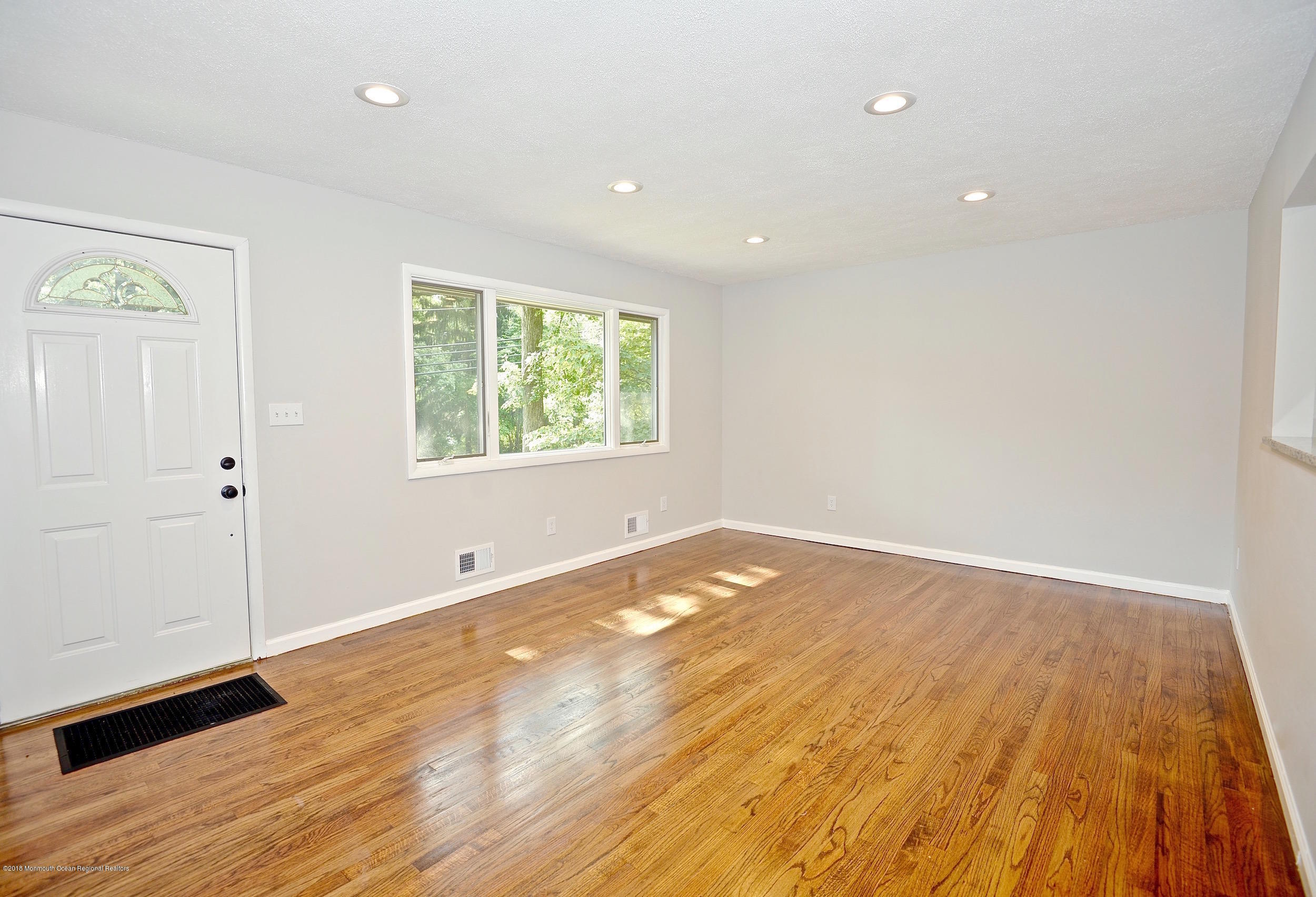 15 Lloyd Road Morganville, NJ 07751 - Photo 2 of 18 4
