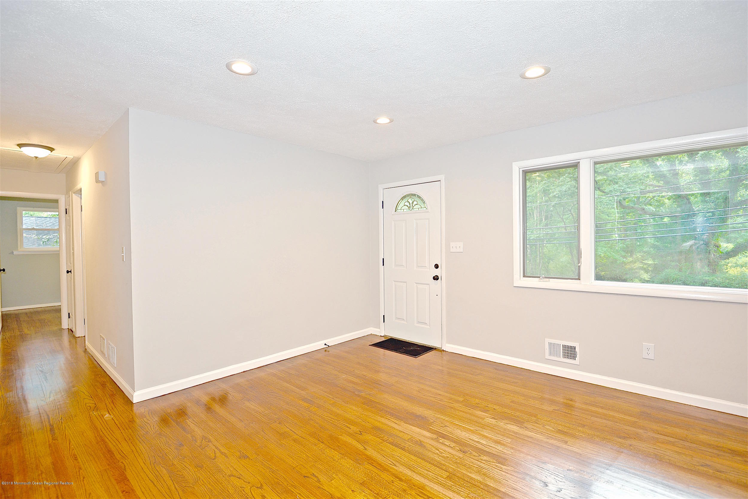 15 Lloyd Road Morganville, NJ 07751 - Photo 7 of 18 10