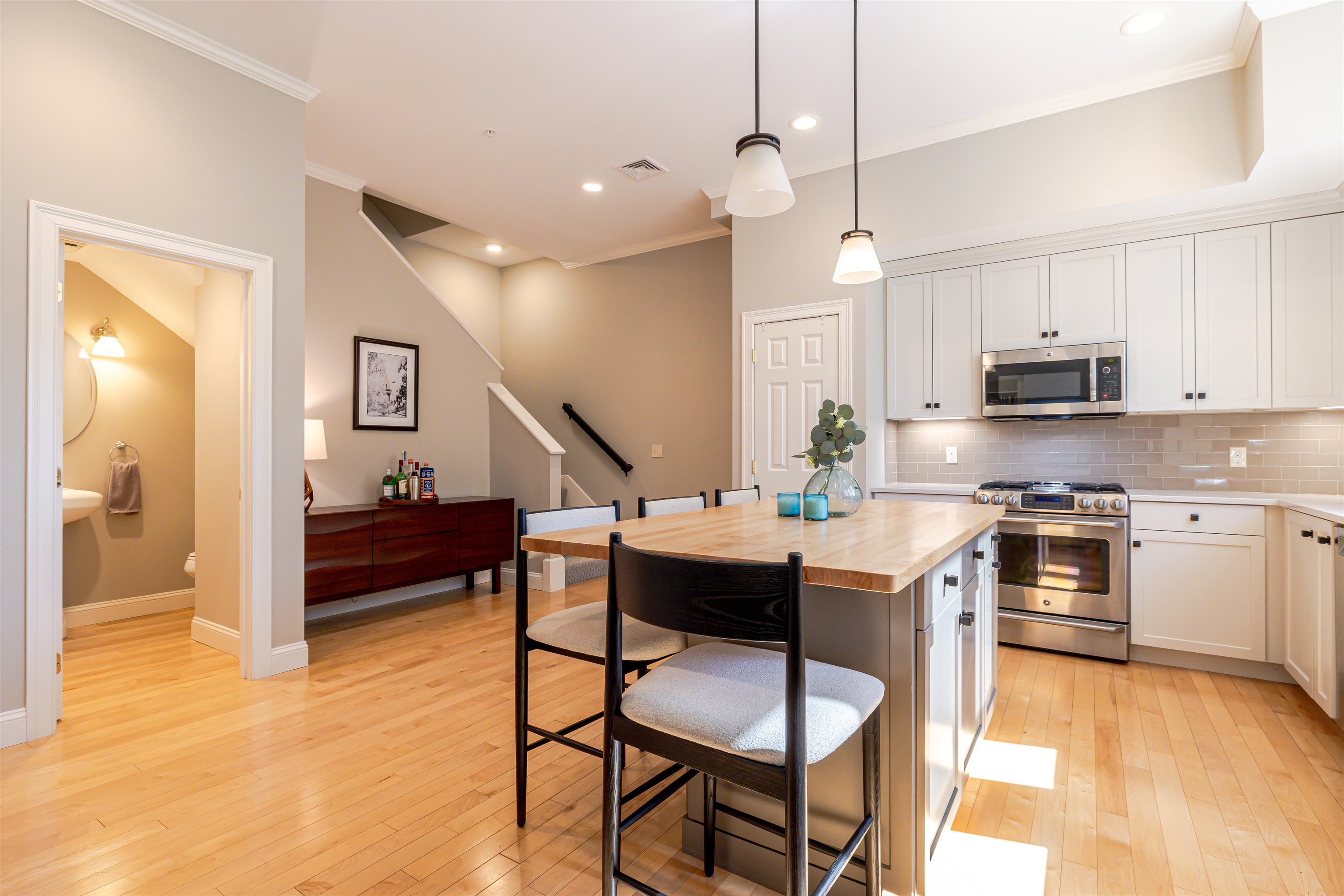54 Pleasant Street, Unit 7 Concord, NH 03301 - Photo 11 of 60