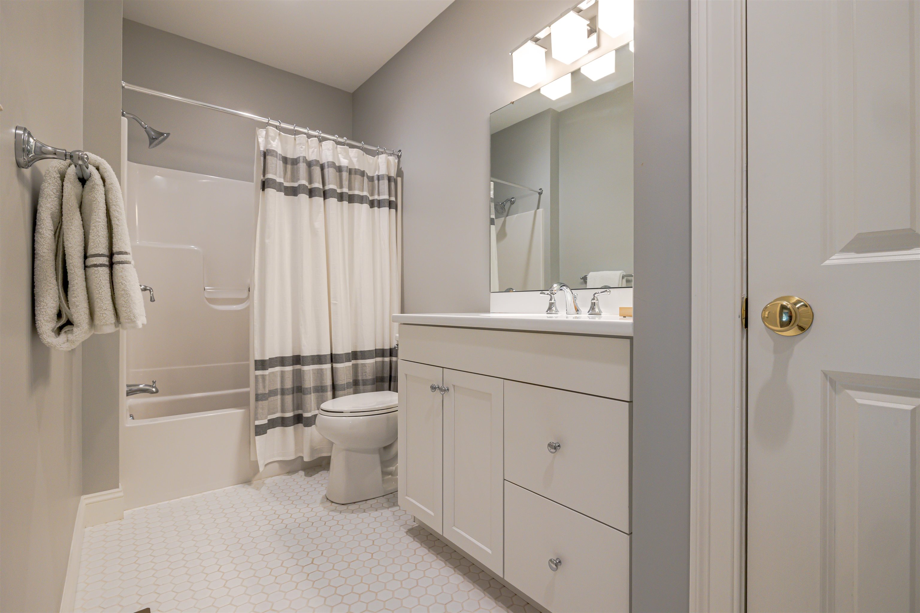 54 Pleasant Street, Unit 7 Concord, NH 03301 - Photo 24 of 60