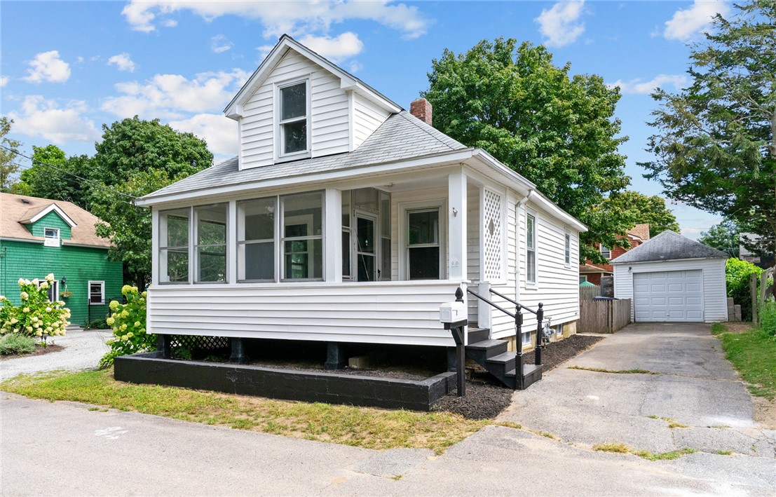 22 Powhatan Street Warwick, RI 02889 - Photo 1 of 44 Gallery Image 1