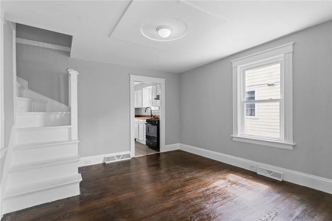 22 Powhatan Street Warwick, RI 02889 - Photo 3 of 44 Gallery Image 3