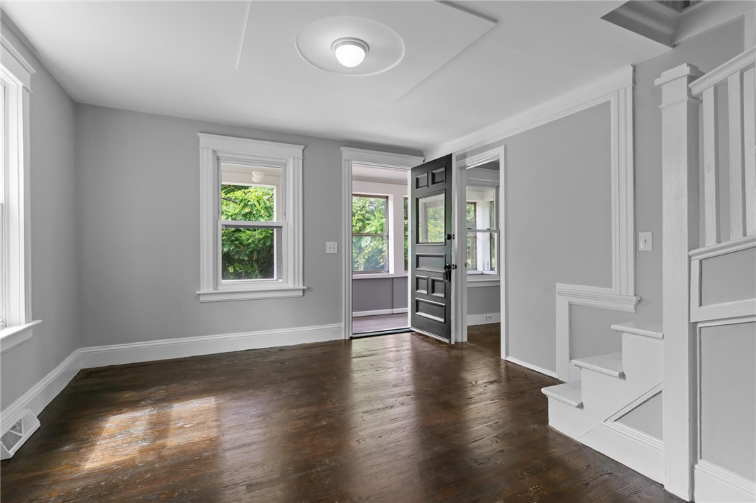 22 Powhatan Street Warwick, RI 02889 - Photo 5 of 44 Gallery Image 5
