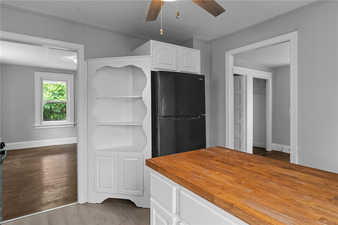 22 Powhatan Street Warwick, RI 02889 - Photo 7 of 44 Gallery Image 7