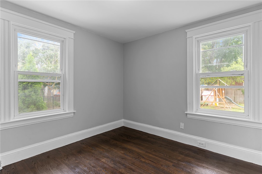 22 Powhatan Street Warwick, RI 02889 - Photo 8 of 44 Gallery Image 8