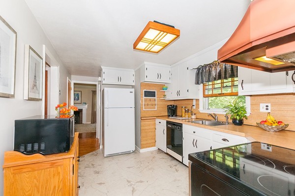 126 Herrick Road Boxford, MA 01921 - Photo 3 of 22