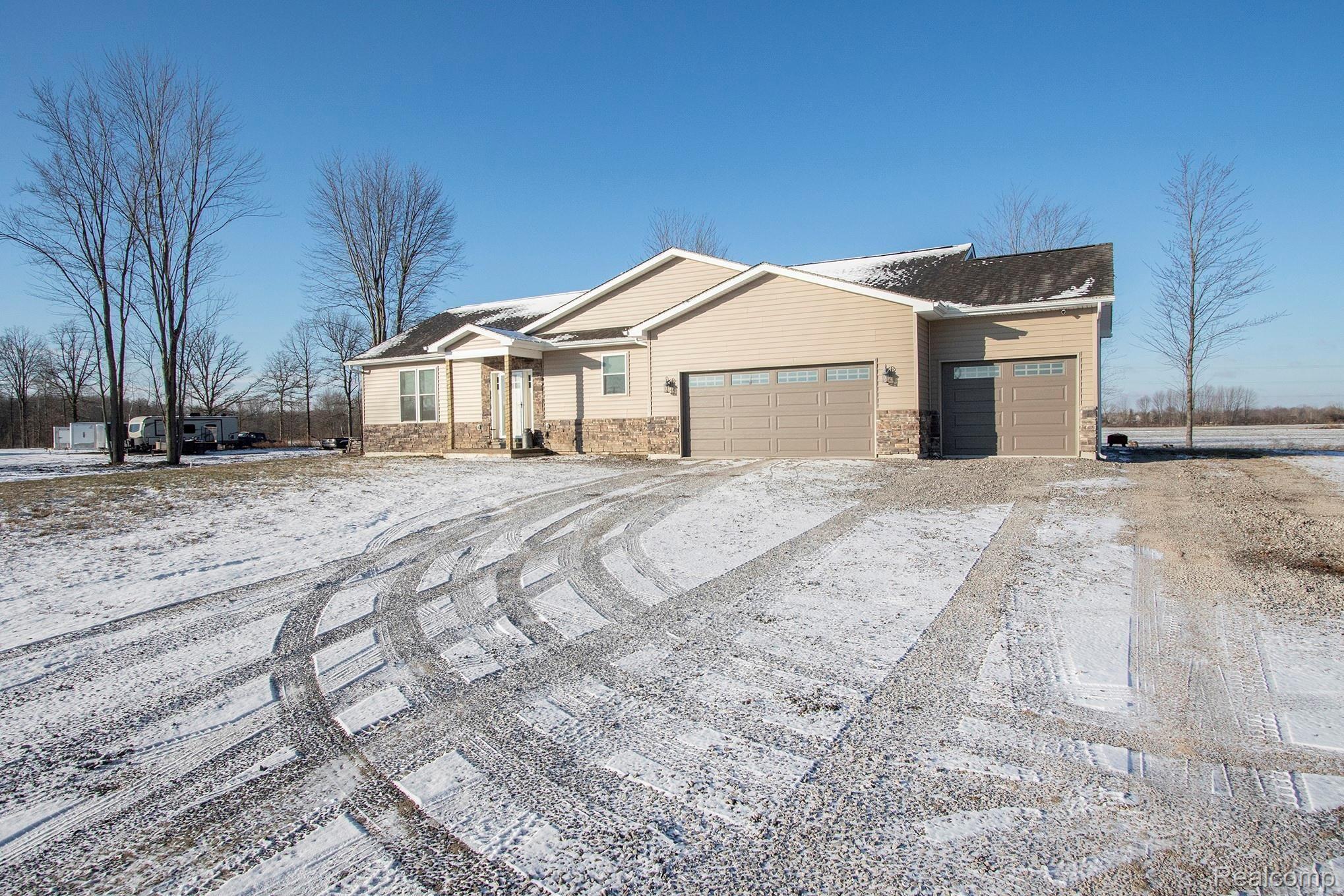 2086 Palms Road Columbus, MI 48063 - Photo 27 of 31 012121_2.jpg