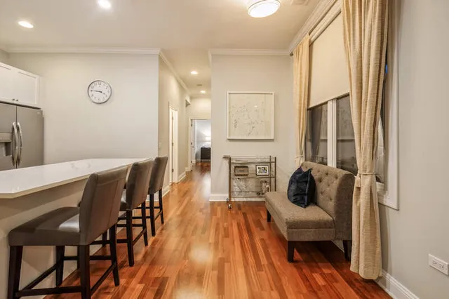 $525,000 | 4814 North Damen Avenue, Unit 209, Chicago, IL 60625