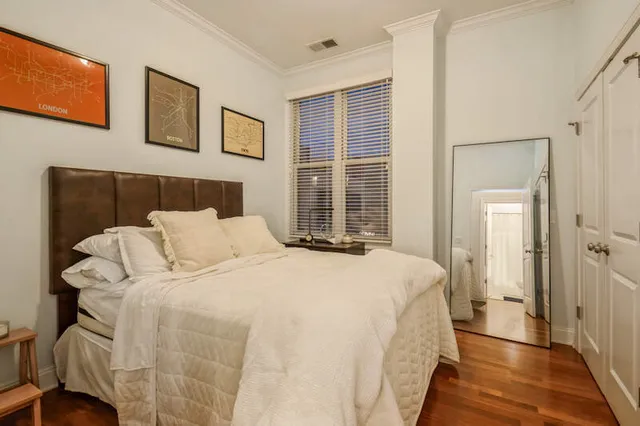 $525,000 | 4814 North Damen Avenue, Unit 209, Chicago, IL 60625