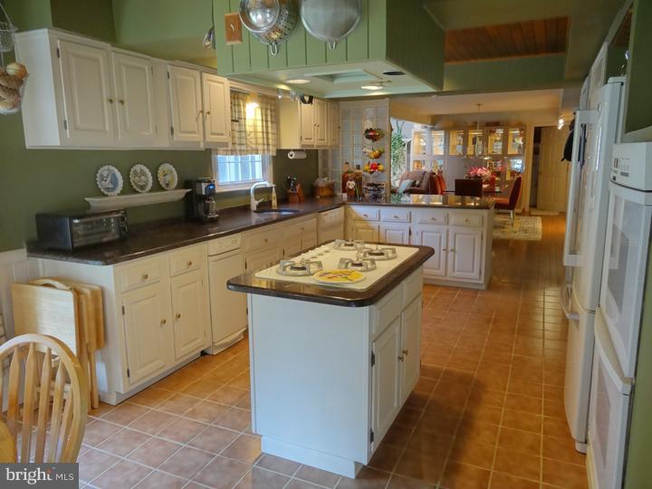 5898 Tibby Road Bensalem, PA 19020 - Photo 5 of 25 Kitchen