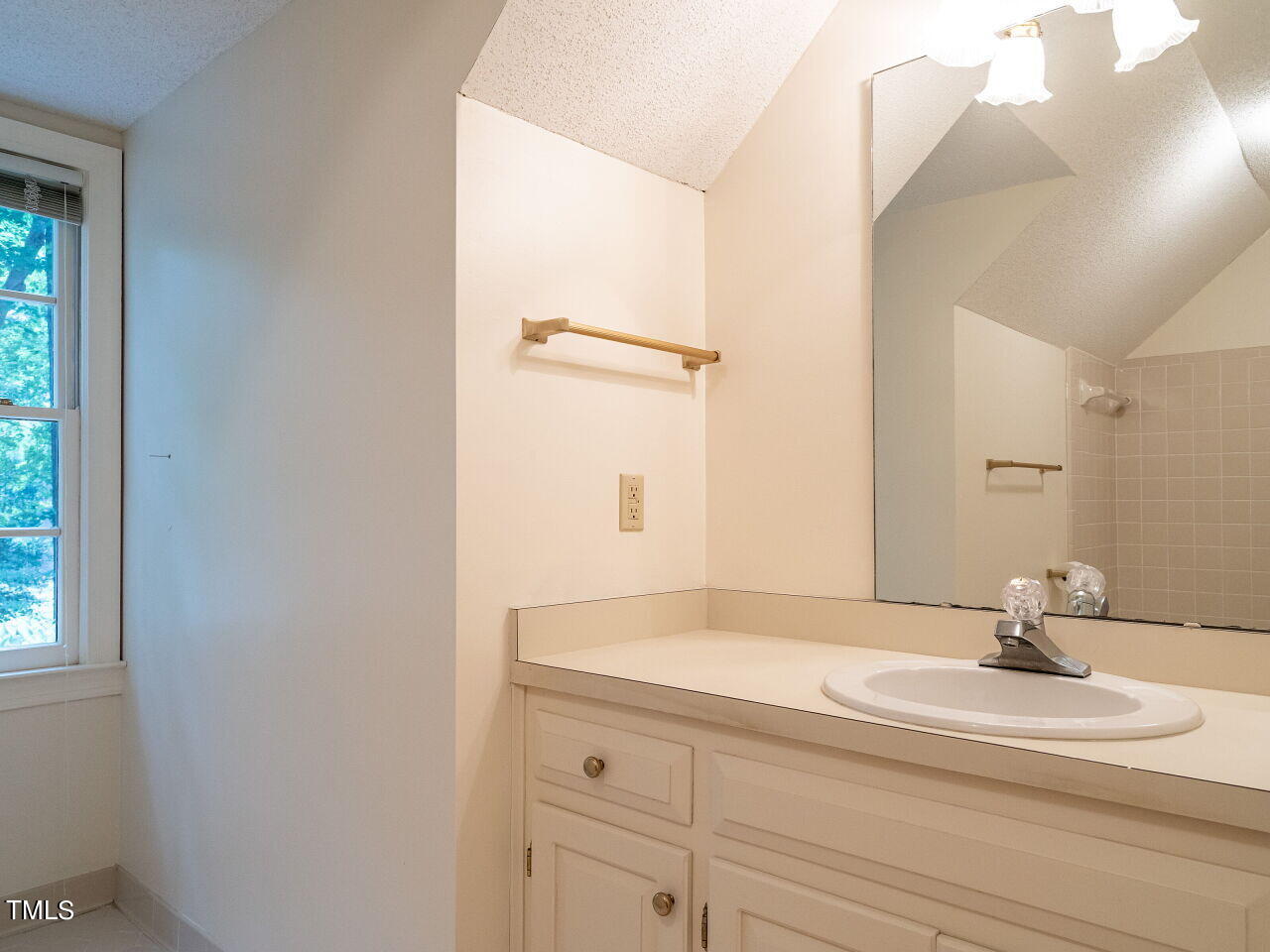 11413 Dunleith Drive Raleigh, NC 27614 - Photo 36 of 49 Full Bathrrom Upstairs