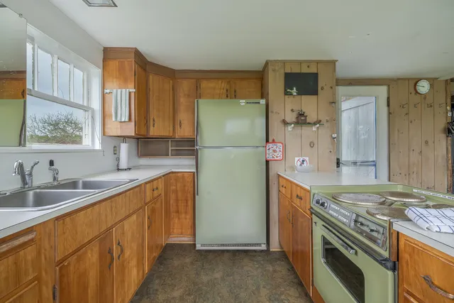 $985,000 | 17 Barbour Farm Road, Stonington, ME 04681