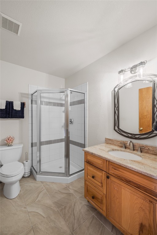 97 Lookout Ridge Drive, Unit 97 Dillon, CO 80435 - Photo 17 of 41 Main level bathroom next to the entryway
