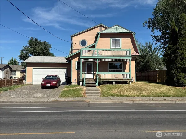 $397,000 | 305 South Roosevelt Street, Walla Walla, WA 99362