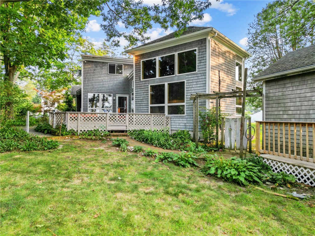 41 Rosedale Road Warwick, RI 02818 - Photo 3 of 40