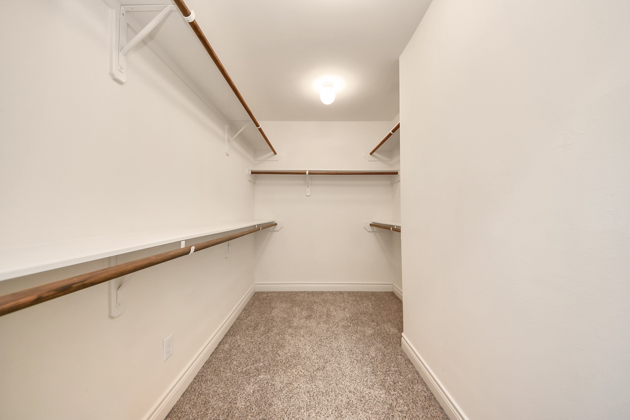 3422 Center Street Houston, TX 77007 - Photo 15 of 27 Second walk in closet in the primary bath.
