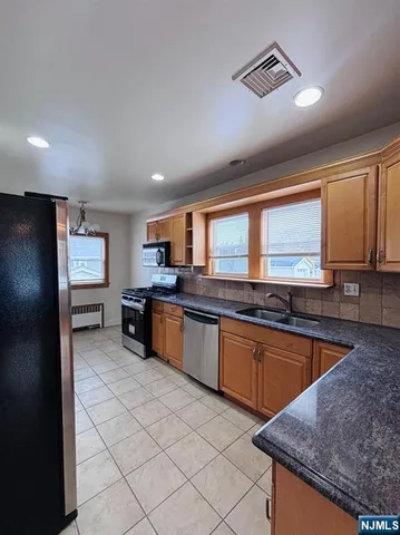 $639,900 | 52 Hobart Place, Totowa, NJ 07512