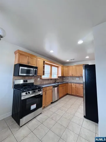 $639,900 | 52 Hobart Place, Totowa, NJ 07512