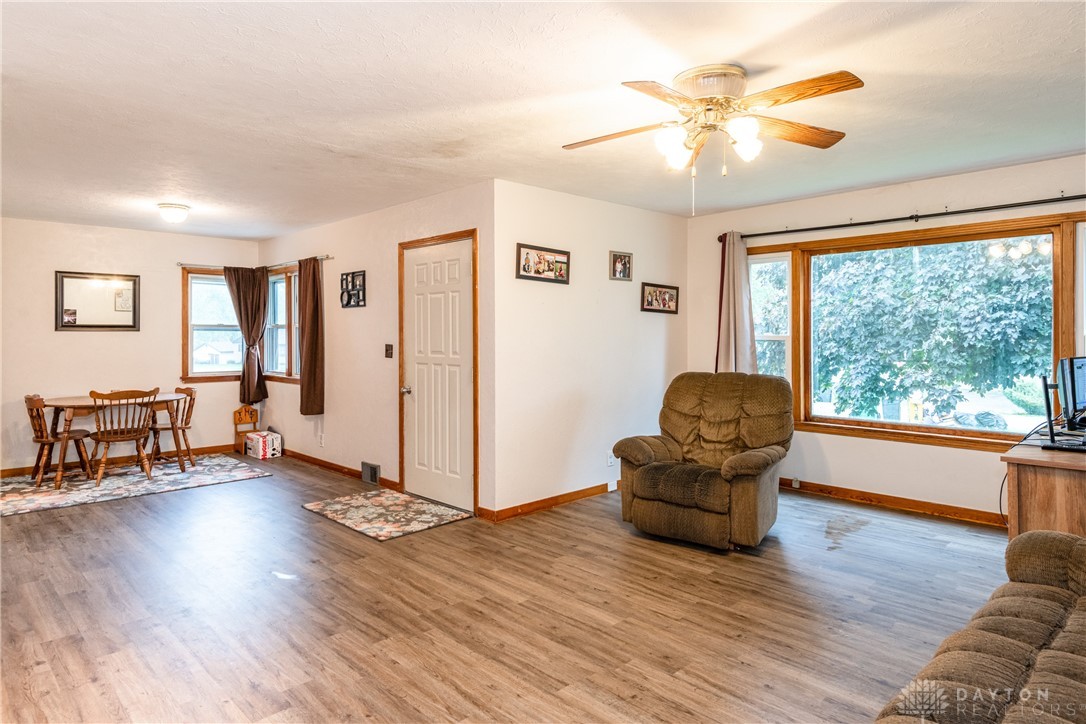 1685 Ridgeway Drive Springfield, OH 45506 - Photo 4 of 33