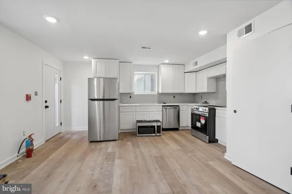 $2,250 | 1873 Frankford Avenue, Unit 2F, Philadelphia, PA 19125