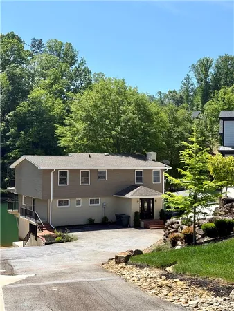 $899,000 | 1200 Loran Pointe Circle, Seneca, SC 29672
