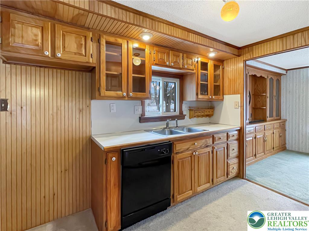 3406 Church Road Easton, PA 18045 - Photo 15 of 39 Kitchen with dishwasher