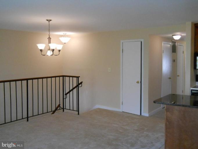 109 West Conway Street, Unit R Baltimore, MD 21201 - Photo 4 of 24 Living Room