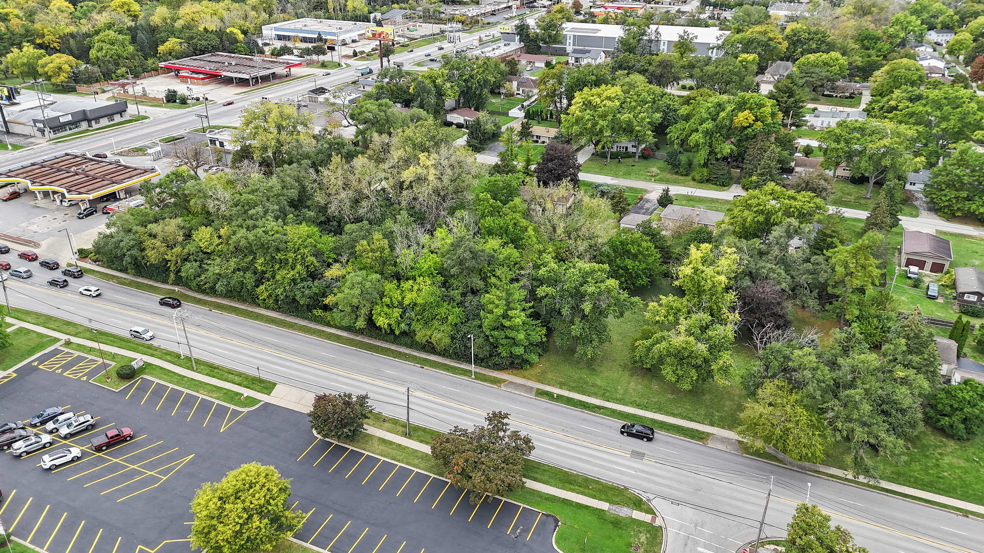 1152-1168 South Meyers Road Lombard, IL 60148 - Photo 2 of 11 a view of swimming pool from a balcony