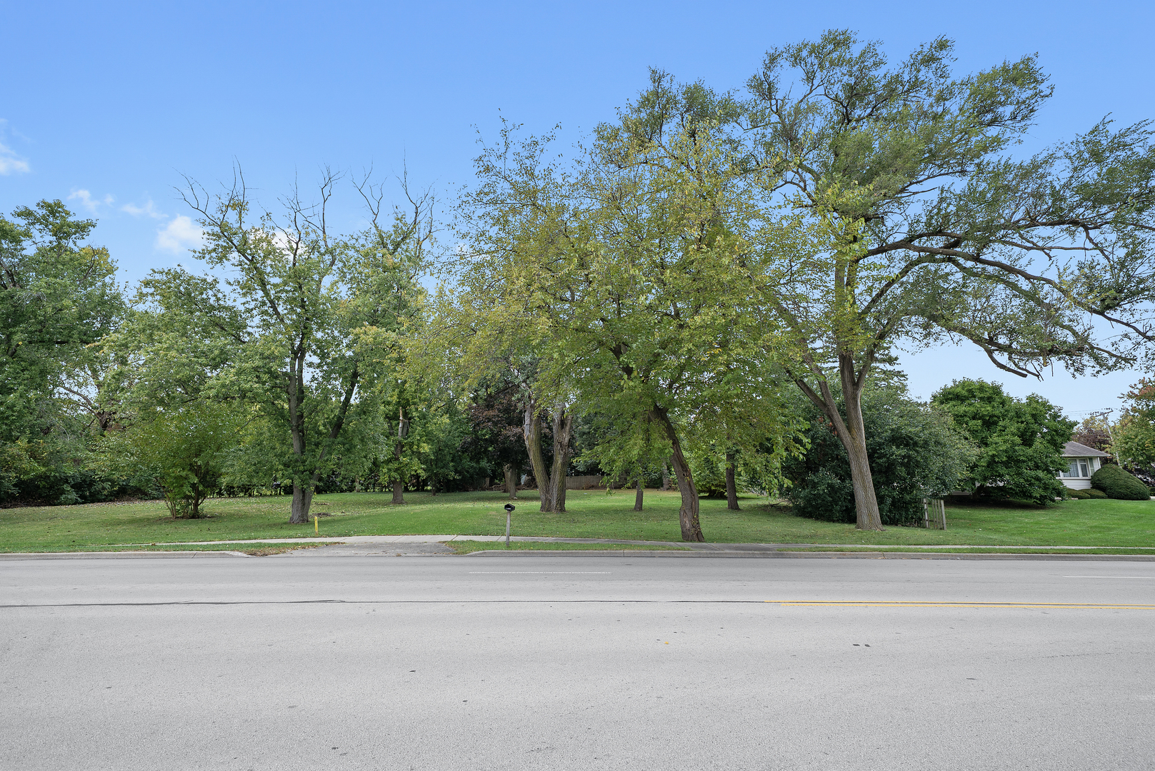 1152-1168 South Meyers Road Lombard, IL 60148 - Photo 7 of 11 a view of a park