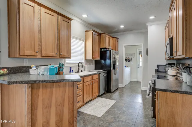 $339,999 | 3039 Rocky Springs Road, Piney Flats, TN 37686