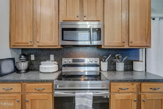 $339,999 | 3039 Rocky Springs Road, Piney Flats, TN 37686