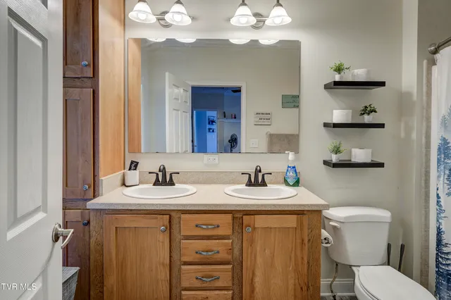 $339,999 | 3039 Rocky Springs Road, Piney Flats, TN 37686