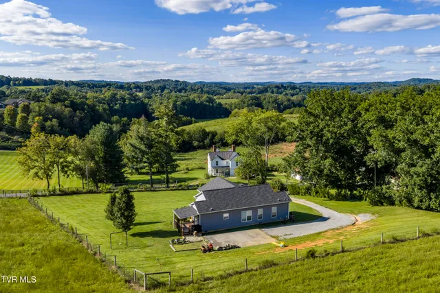 $339,999 | 3039 Rocky Springs Road, Piney Flats, TN 37686