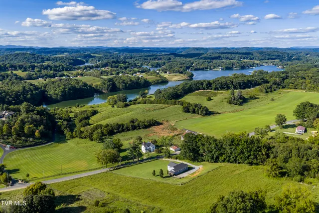 $339,999 | 3039 Rocky Springs Road, Piney Flats, TN 37686