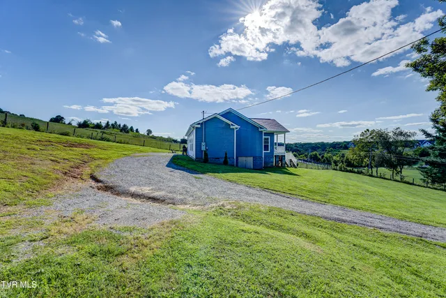 $339,999 | 3039 Rocky Springs Road, Piney Flats, TN 37686