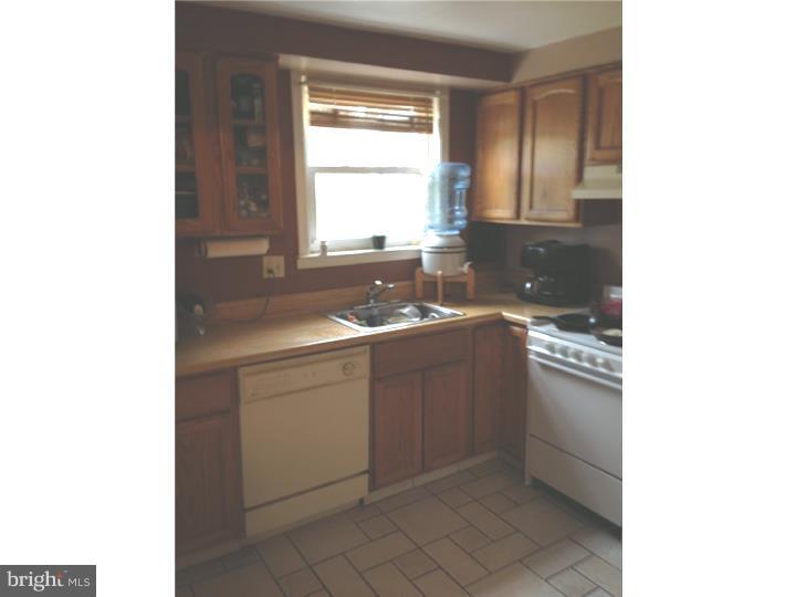 9531 Fordham Road Philadelphia, PA 19114 - Photo 3 of 9 Gallery Image 3