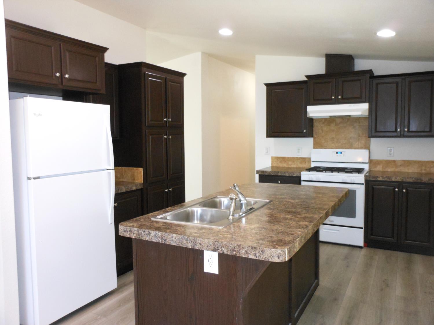 10080 Lode Line Way Grass Valley, CA 95949 - Photo 2 of 13