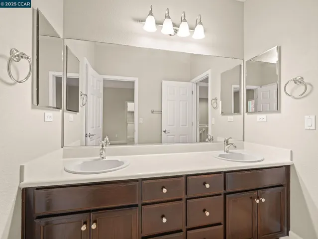 $940,000 | 929 Painted Shore Court, Oakley, CA 94561