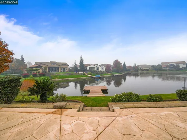 a view of a lake with houses