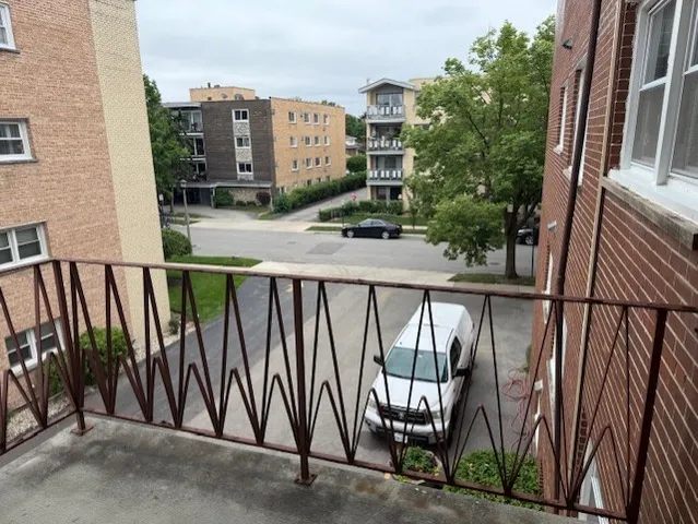 $2,225 | 5240 Galitz Street, Unit 306, Skokie, IL 60077