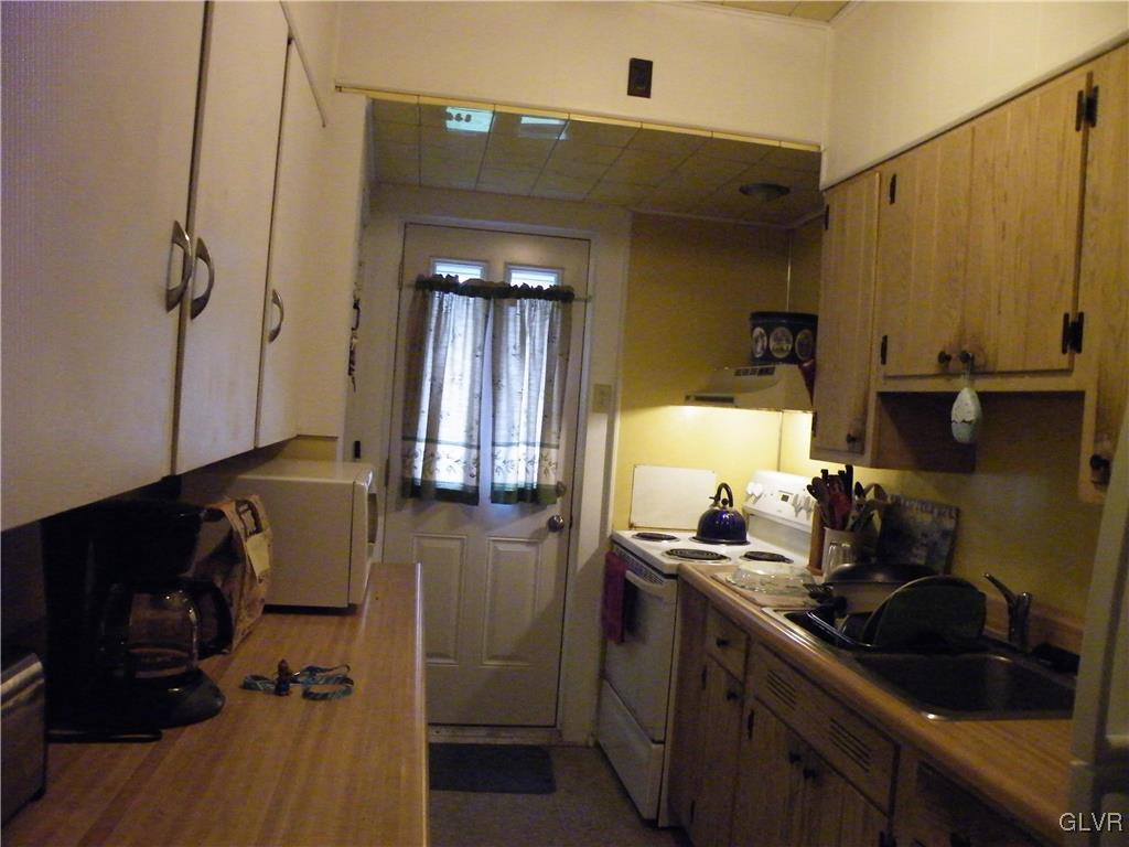 964 Catasauqua Road Whitehall, PA 18052 - Photo 17 of 30 1st floor kitchen