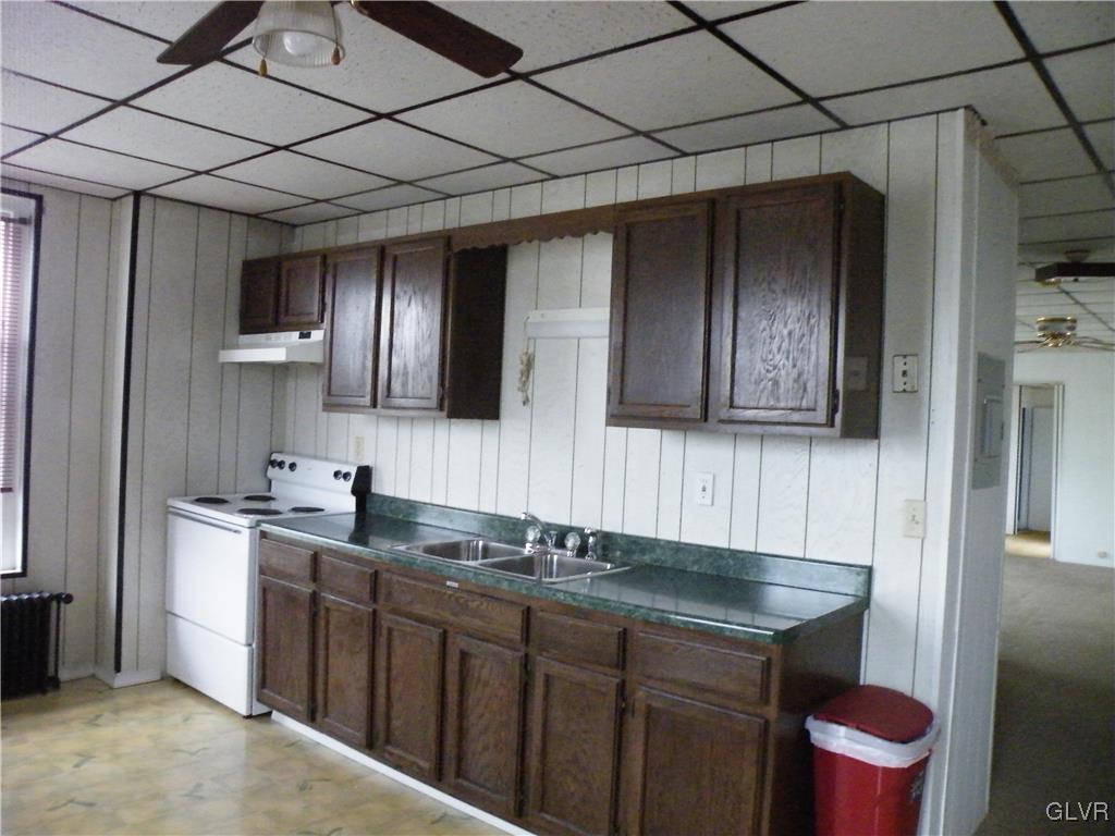 964 Catasauqua Road Whitehall, PA 18052 - Photo 9 of 30 2nd Floor eat in Kitchen