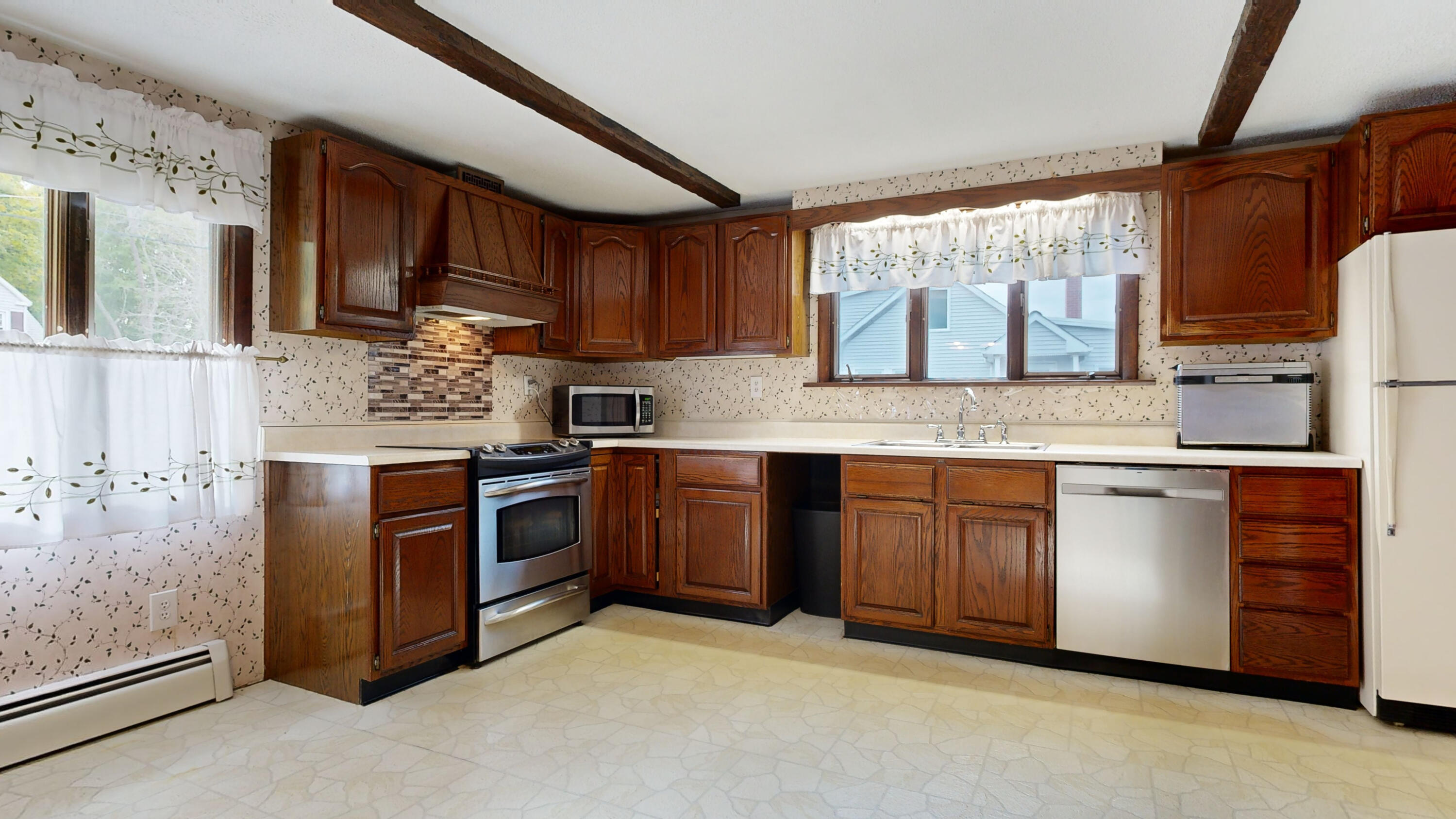 8 Ocean View Road Scarborough, ME 04074 - Photo 9 of 37 8-Ocean-View-Road-Scarborough-11172023_1