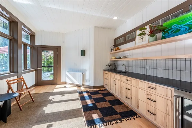 $1,325,000 | 100 Larkspur Drive, Amherst, MA 01002