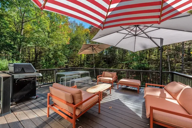 $1,325,000 | 100 Larkspur Drive, Amherst, MA 01002