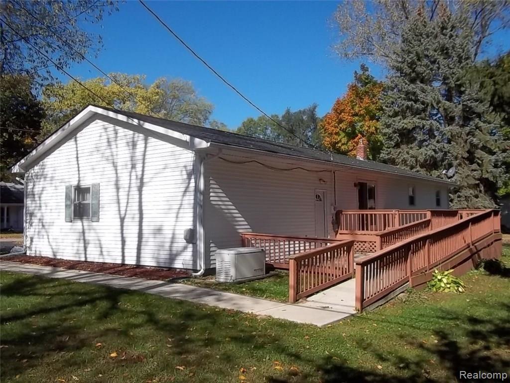 1450 Glen Road Howell, MI 48843 - Photo 3 of 31