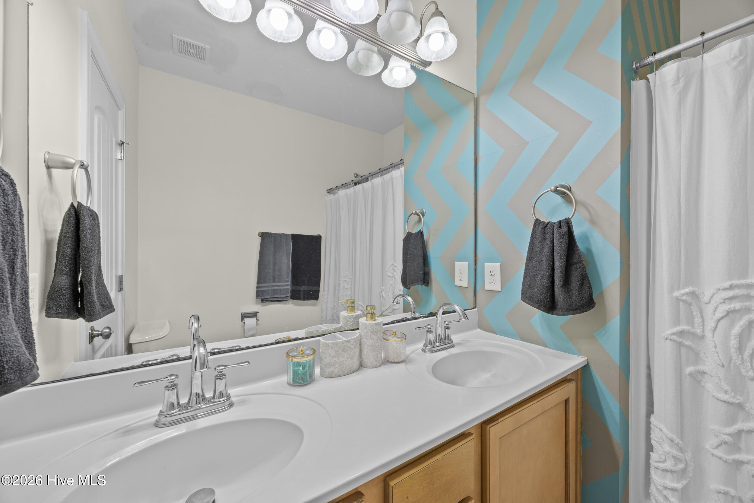 116 Thompson Street Jacksonville, NC 28540 - Photo 17 of 35 Master Bathroom