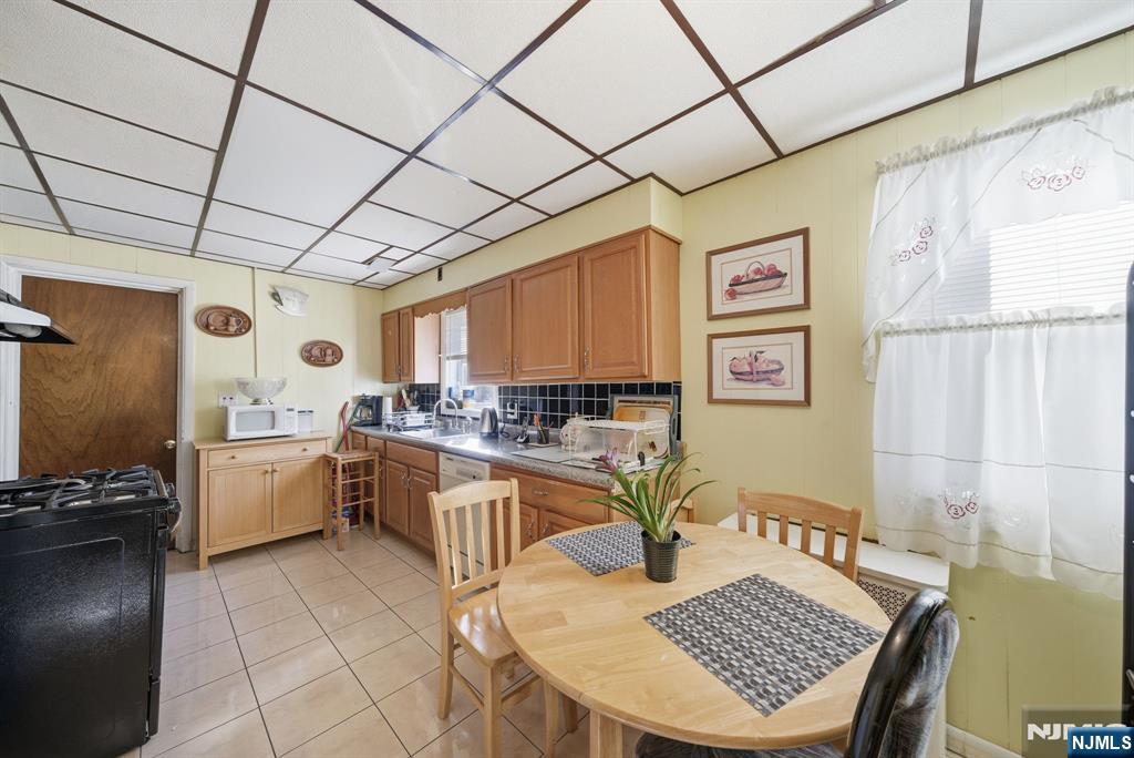 228 Duane Street Orange, NJ 07050 - Photo 16 of 42