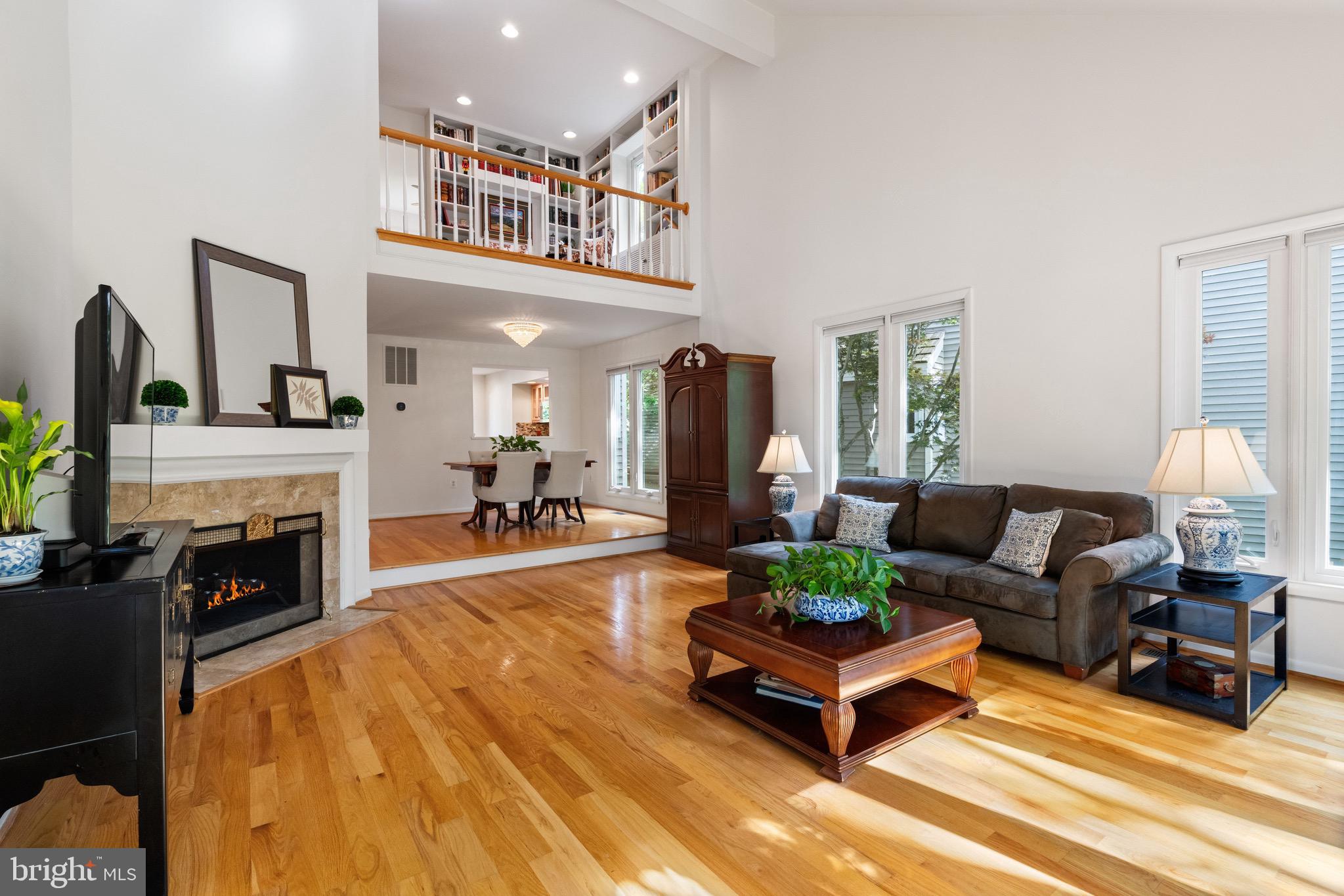 4752 Timber Ridge Drive Montclair, VA 22025 - Photo 24 of 72 Living Room